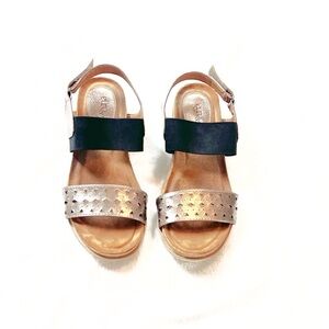 Eurosoft Sofft Metallic Leather Comfort Platform Sandals Gold Black Women’s 7.5